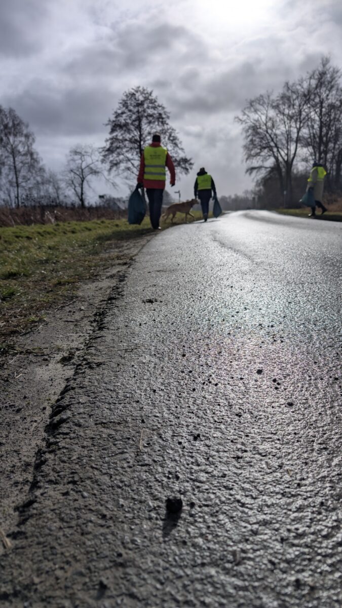 Bilder Müll sammeln in Schwege.